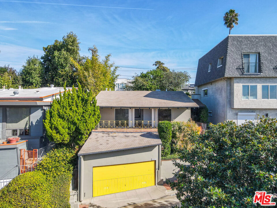 3827 FRANKLIN Avenue