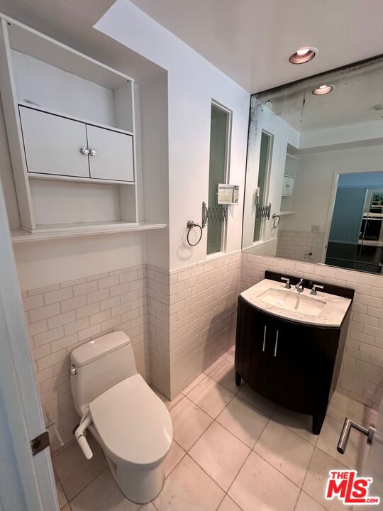 621 N Orlando Avenue Unit: 10 