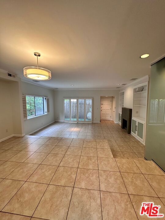 621 N Orlando Avenue Unit: 10 