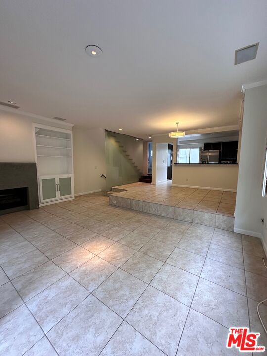 621 N Orlando Avenue Unit: 10 