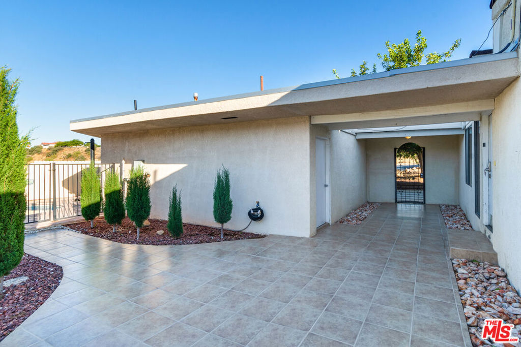 7731 Arrowhead Drive