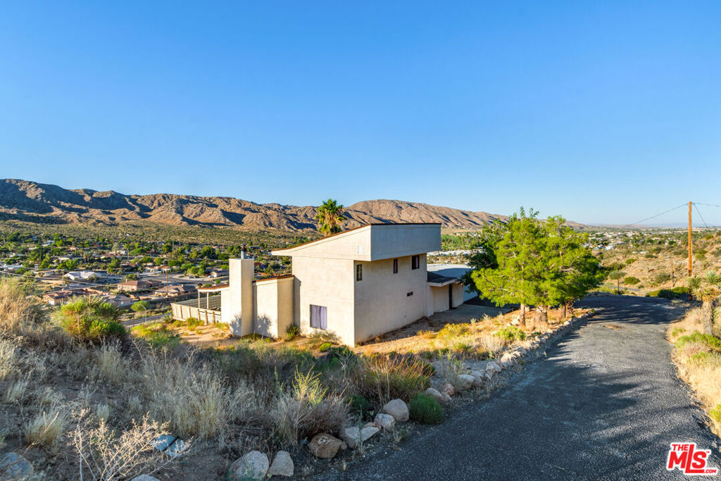 7731 Arrowhead Drive