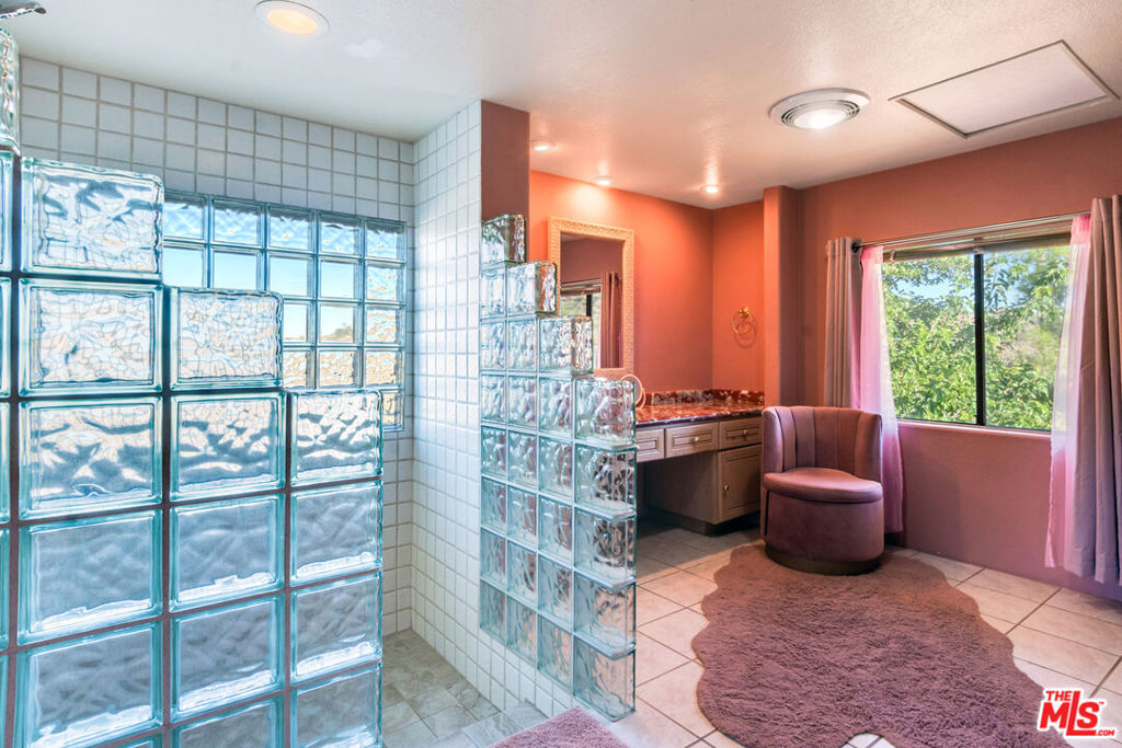 7731 Arrowhead Drive