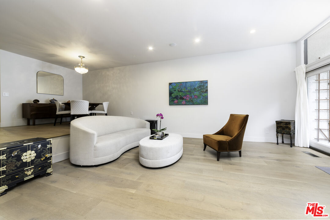 17145 Palisades Cir Unit: 90