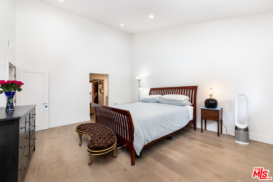 17145 Palisades Cir Unit: 90