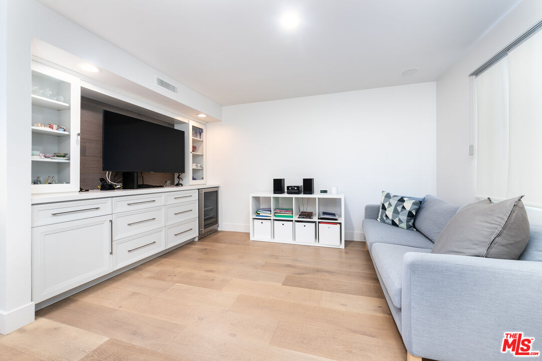 17145 Palisades Cir Unit: 90