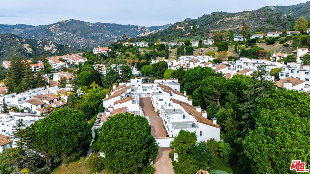 17145 Palisades Cir Unit: 90