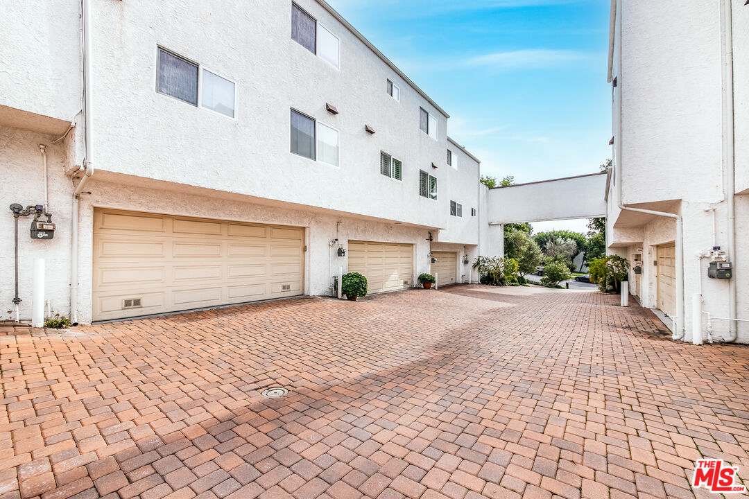 17145 Palisades Cir Unit: 90