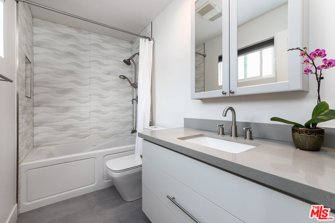 17145 Palisades Cir Unit: 90