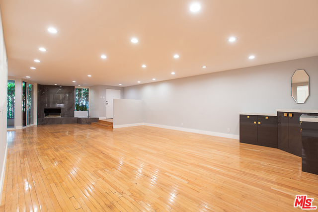 11687 Bellagio Rd Unit: #4