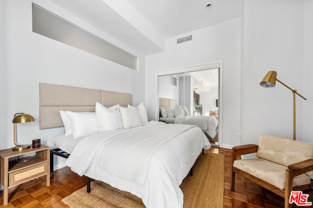 1100 Wilshire Blvd Unit: 2101