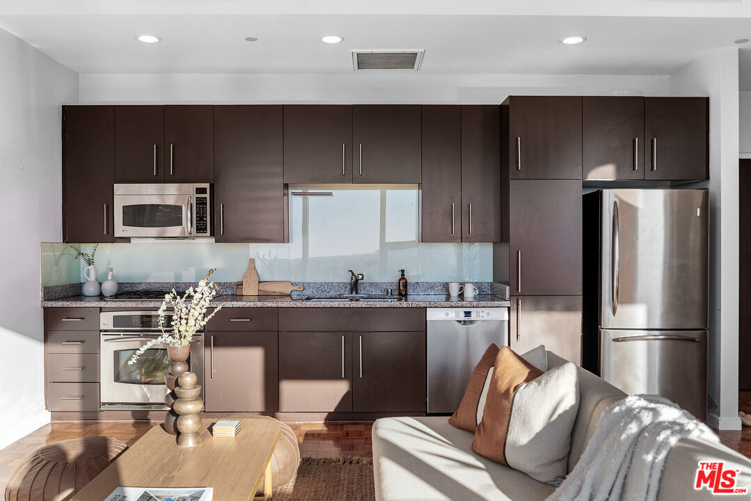 1100 Wilshire Blvd Unit: 2101