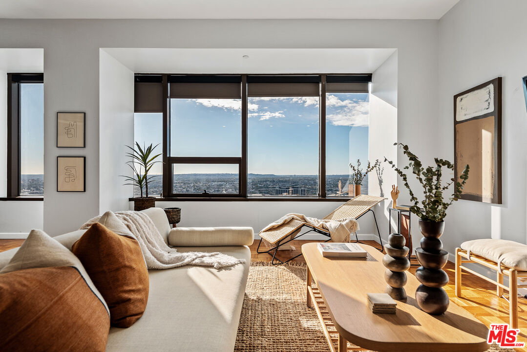 1100 Wilshire Blvd Unit: 2101