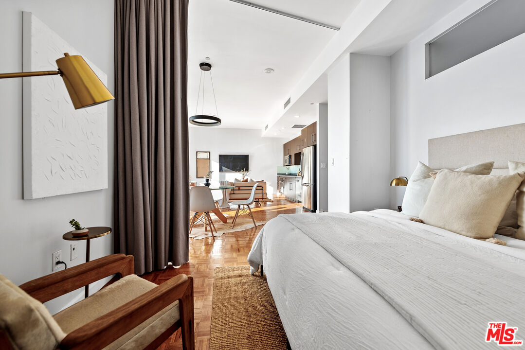 1100 Wilshire Blvd Unit: 2101