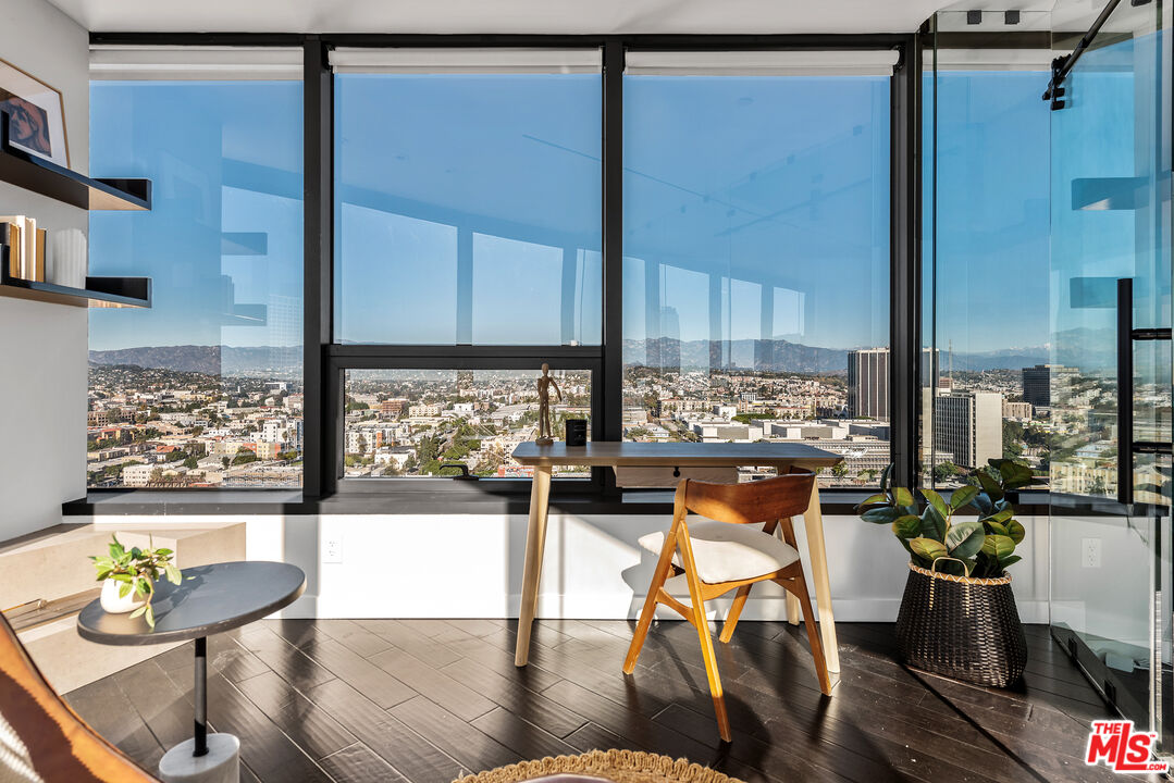 1100 Wilshire Blvd Unit: 2102