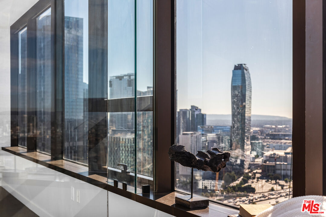 1100 Wilshire Blvd Unit: 2102