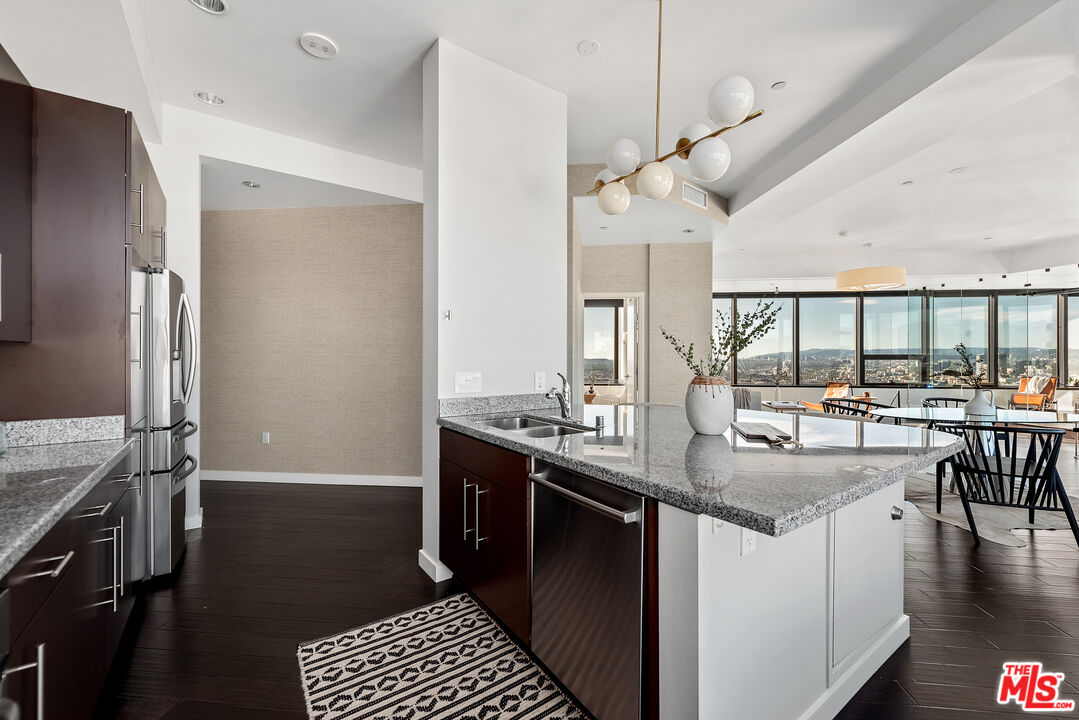 1100 Wilshire Blvd Unit: 2102