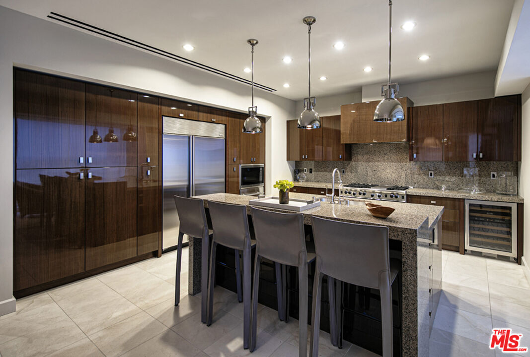 1200 Club View Dr Unit: 14S