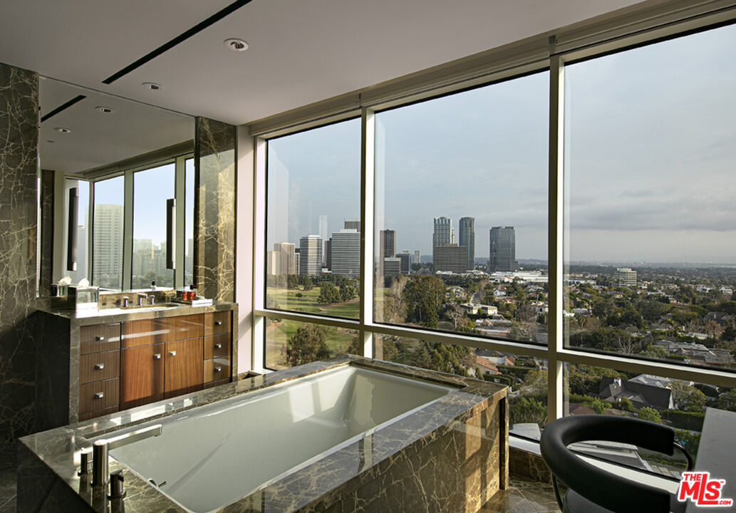 1200 Club View Dr Unit: 14S