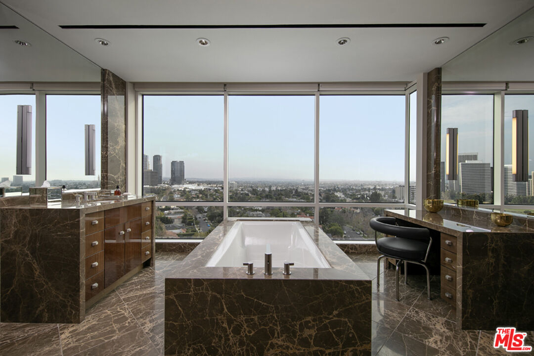 1200 Club View Dr Unit: 14S