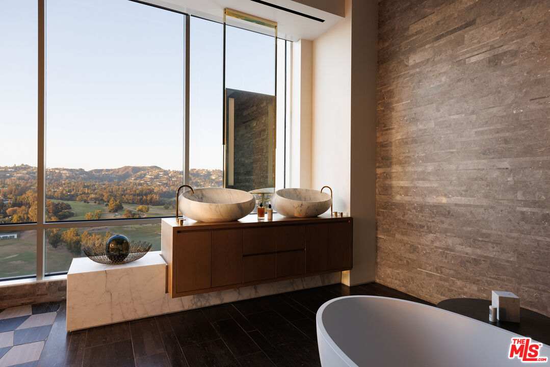 1200 Club View Dr Unit: 22