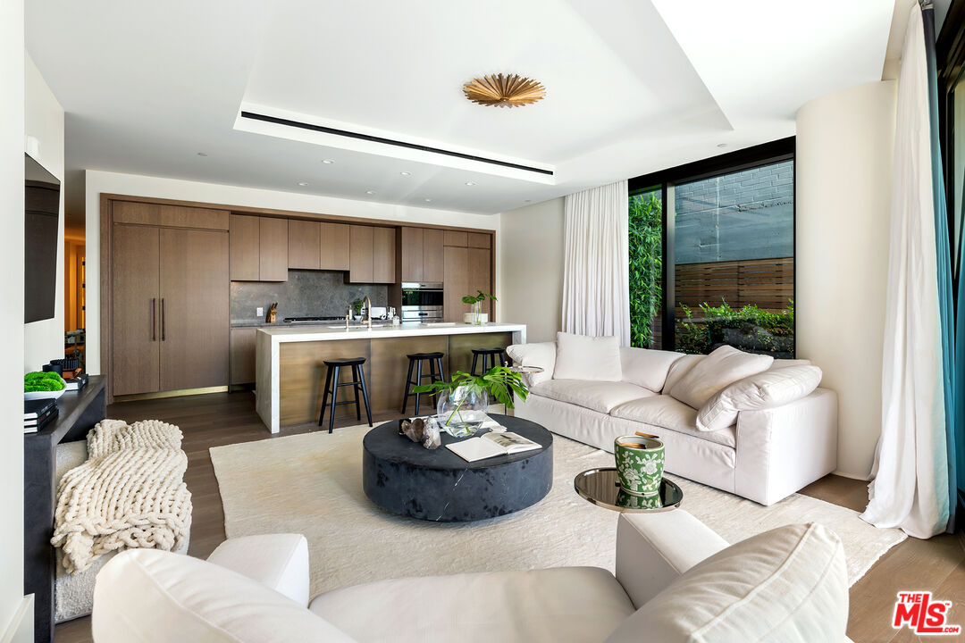 8420 Sunset Boulevard Unit: 107