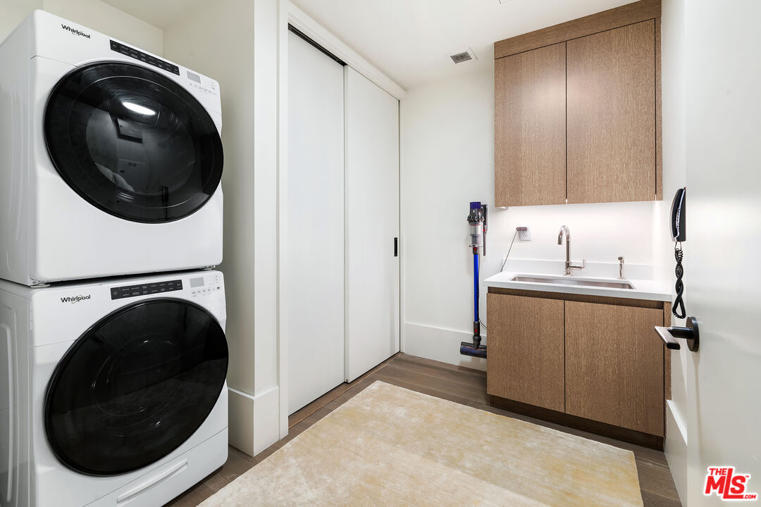 8420 Sunset Boulevard Unit: 107