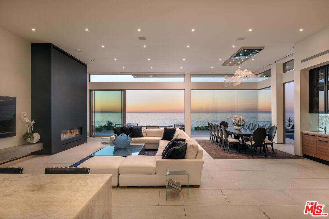 6436 Camino De La Costa