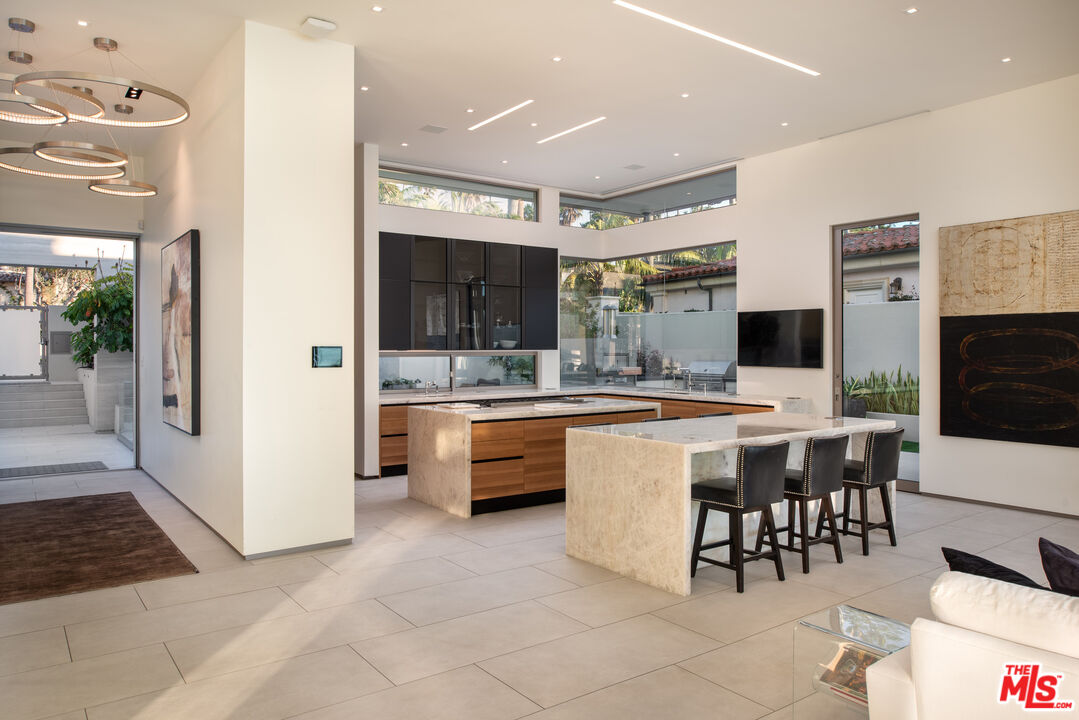 6436 Camino De La Costa