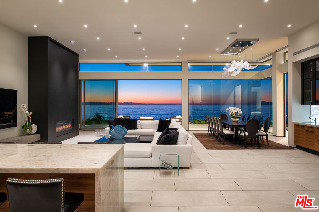 6436 Camino De La Costa