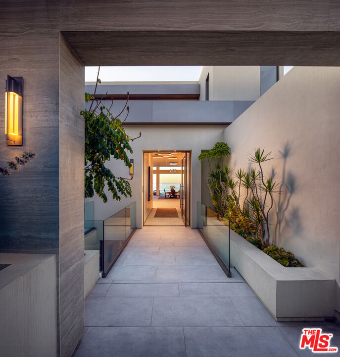 6436 Camino De La Costa