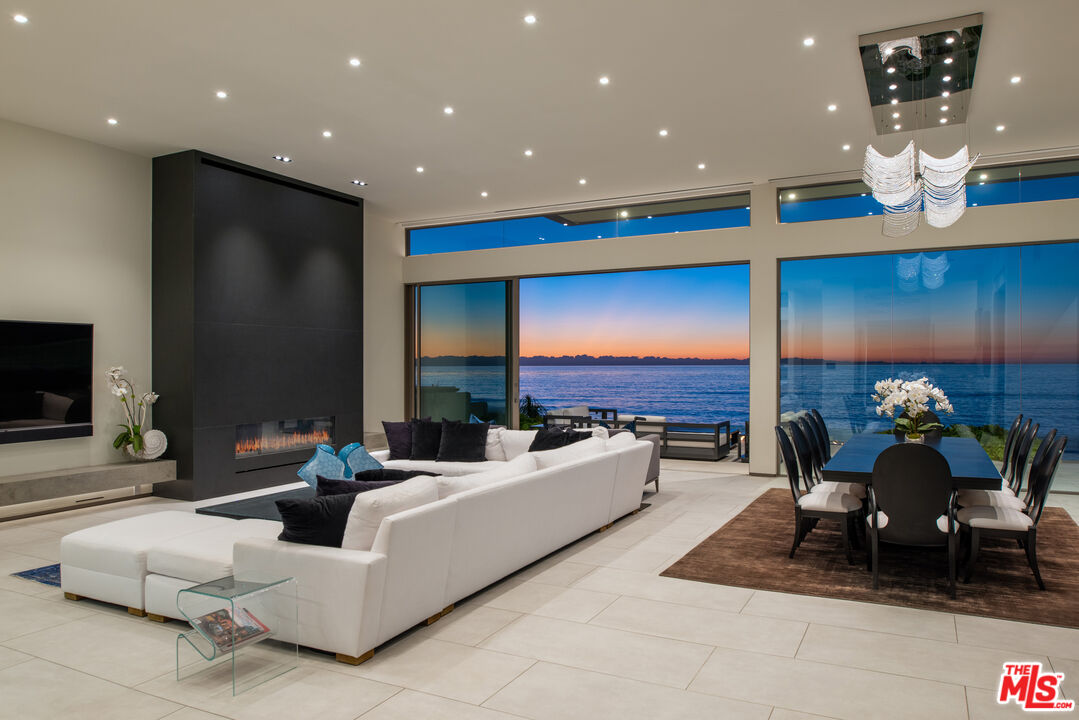 6436 Camino De La Costa