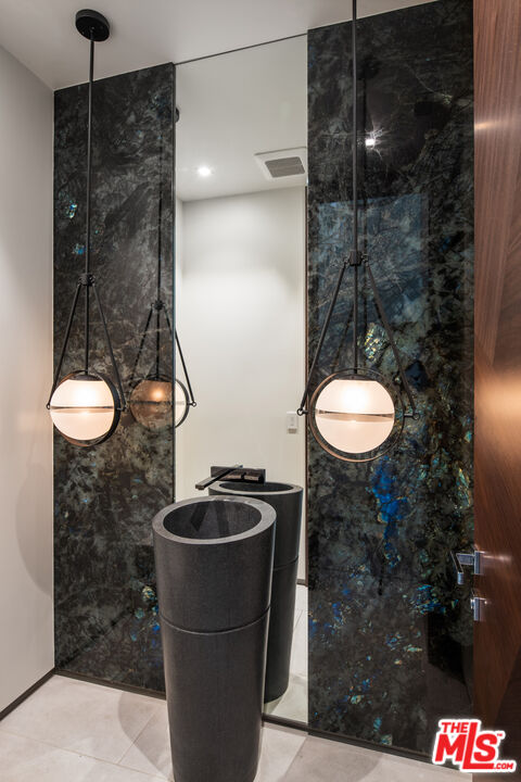 6436 Camino De La Costa