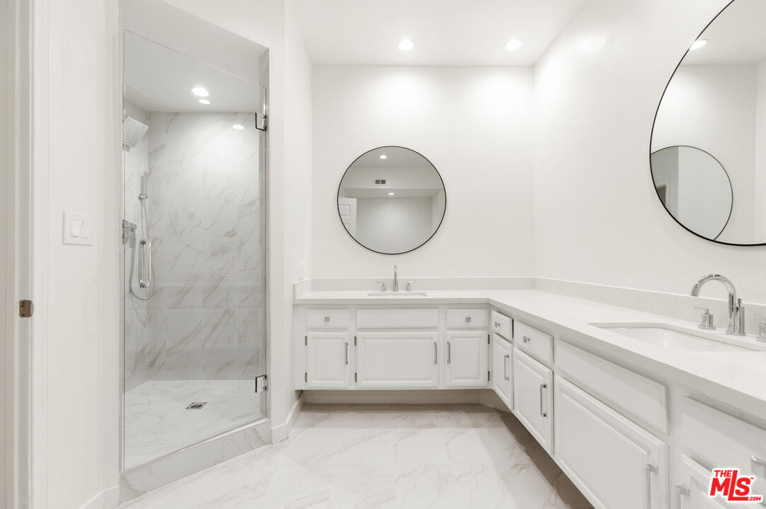 200 N ALMONT DR Unit: 104