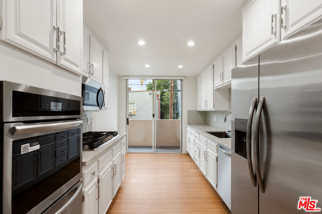 200 N ALMONT DR Unit: 104