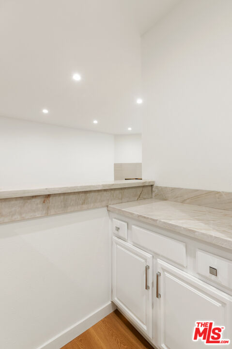 200 N ALMONT DR Unit: 104