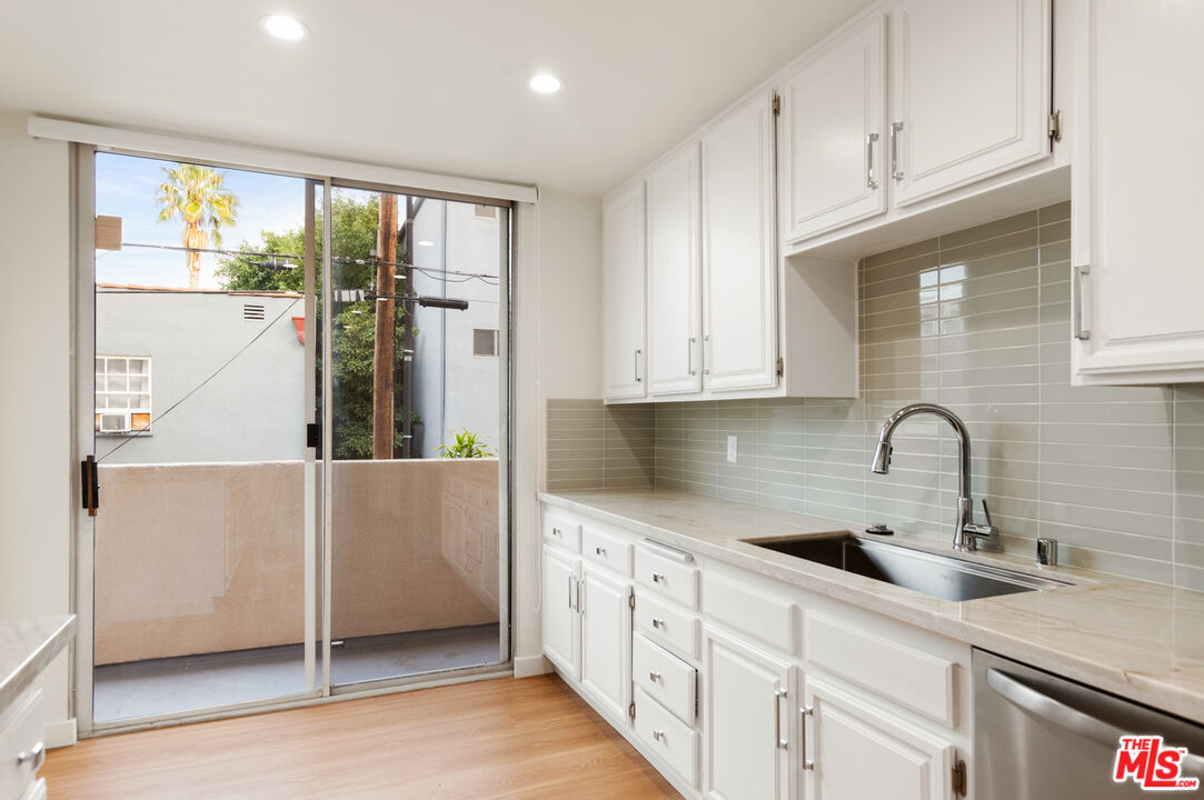 200 N ALMONT DR Unit: 104