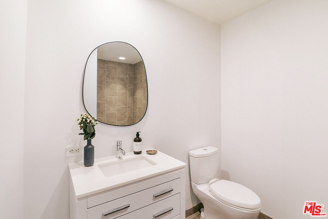 6250 Hollywood Blvd Unit: 5G