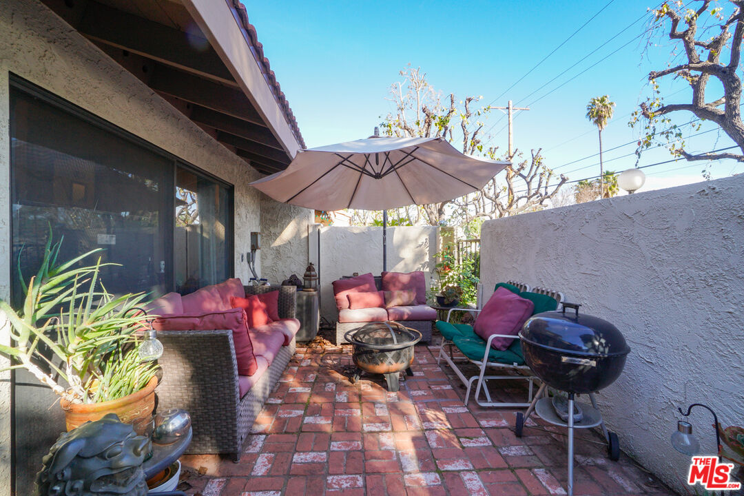 6021 Lindley Ave Unit: 11