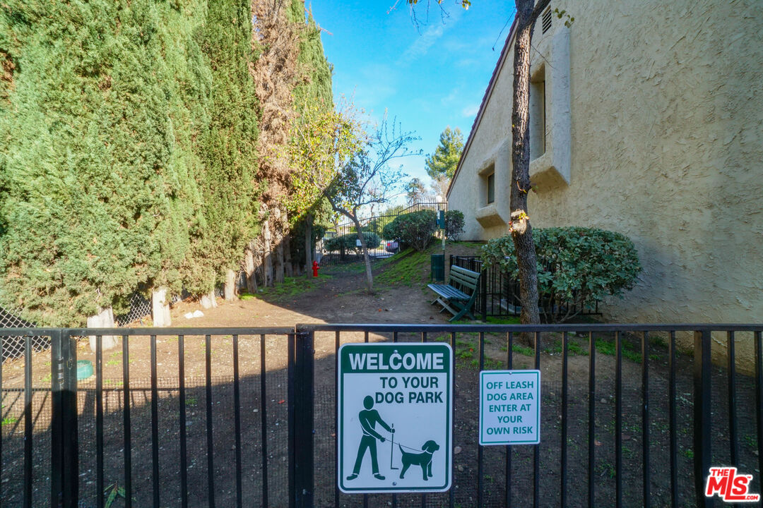 6021 Lindley Ave Unit: 11