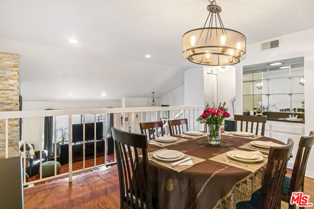 6021 Lindley Ave Unit: 11