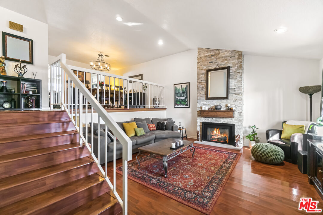 6021 Lindley Ave Unit: 11