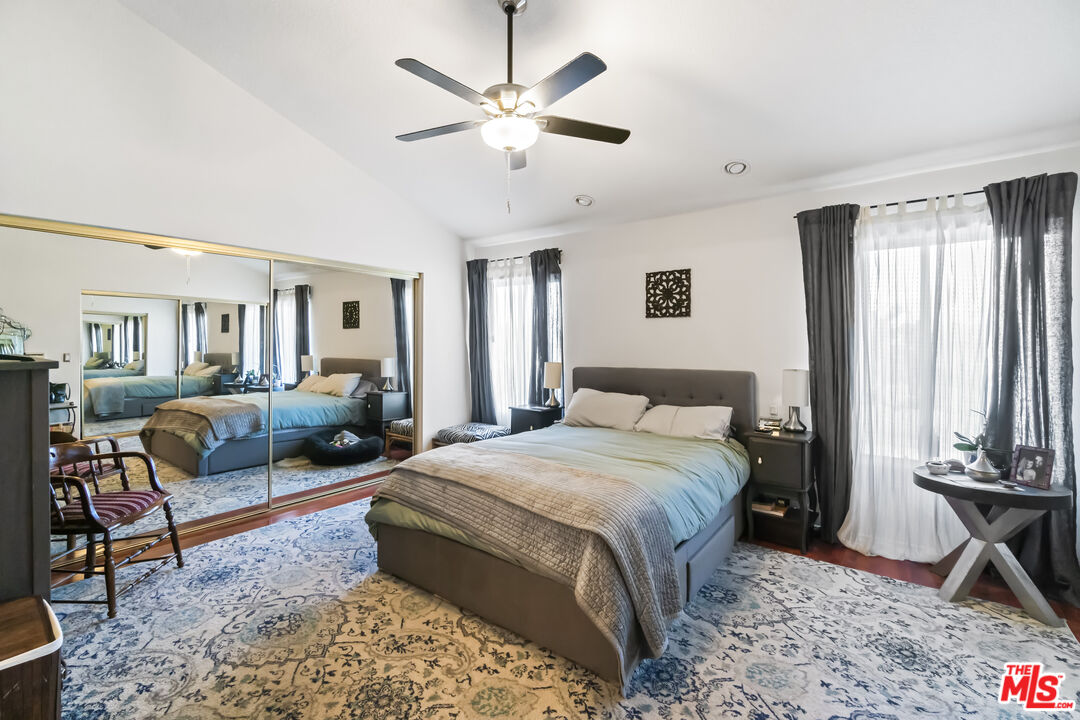 6021 Lindley Ave Unit: 11