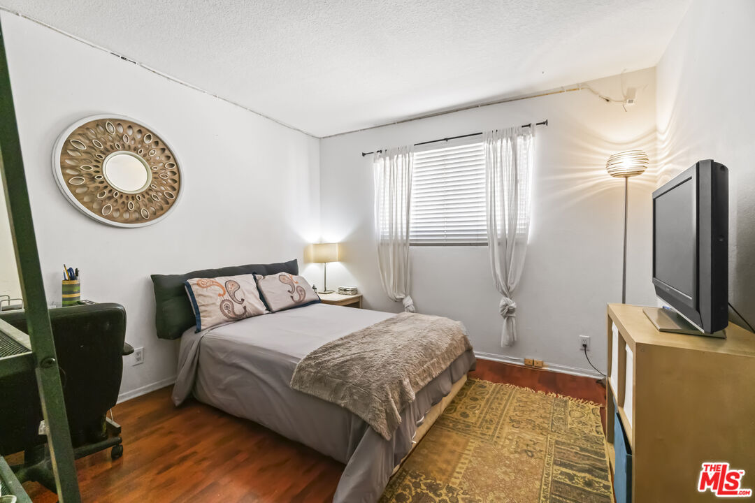 6021 Lindley Ave Unit: 11