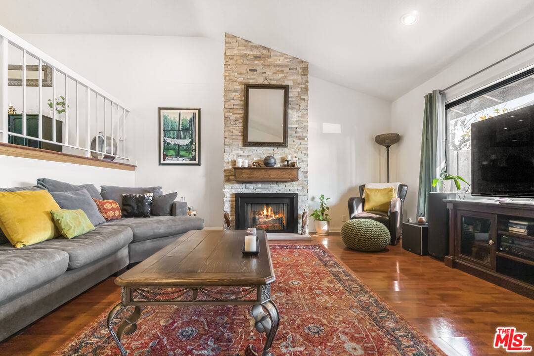 6021 Lindley Ave Unit: 11