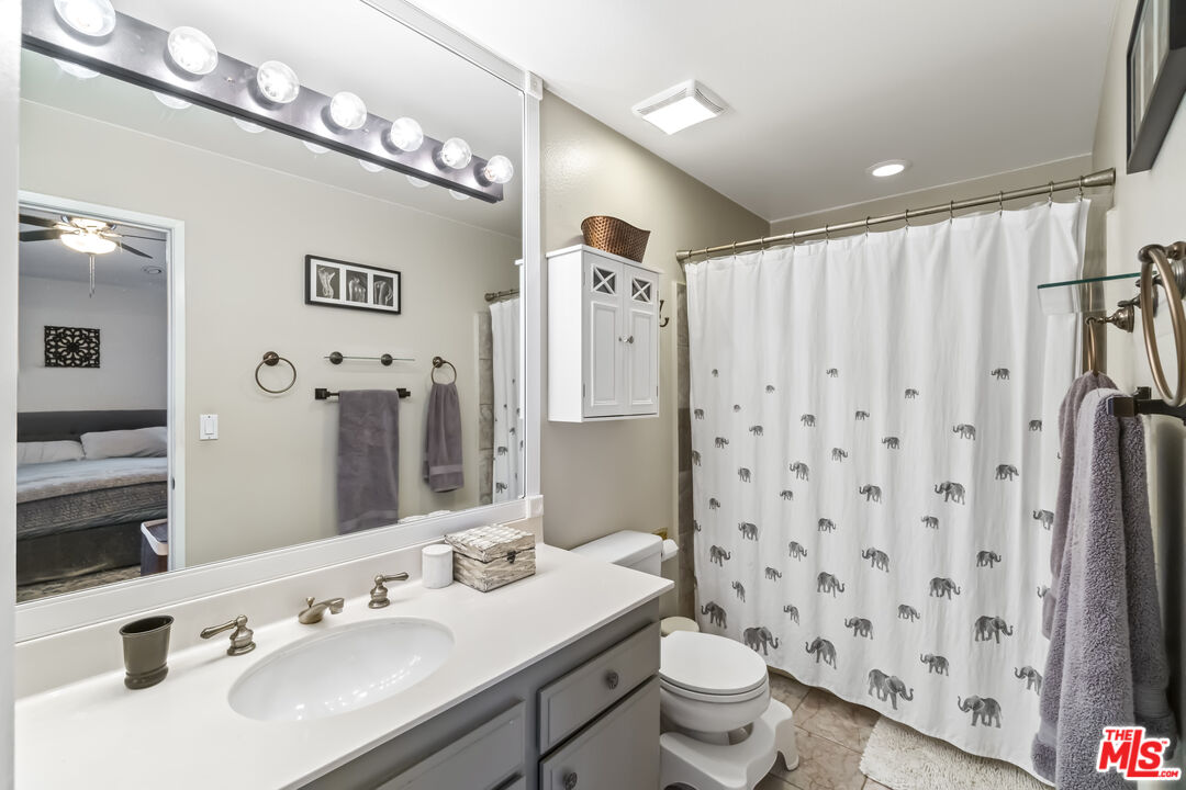 6021 Lindley Ave Unit: 11