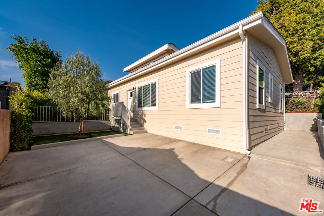 3023 Prospect Ave Unit: Unit B