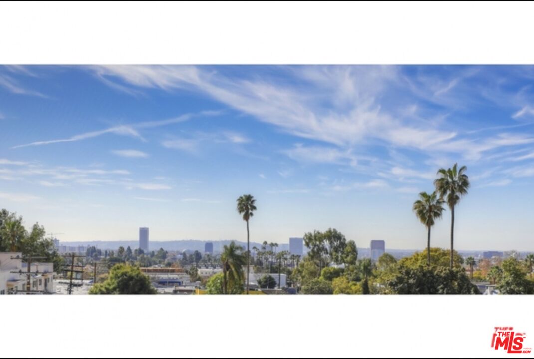 1220 N Orange Grove Ave Unit: 9