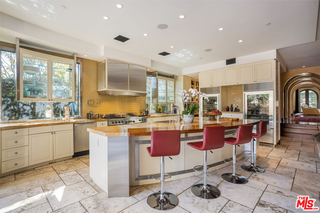 506 Palisades Ave