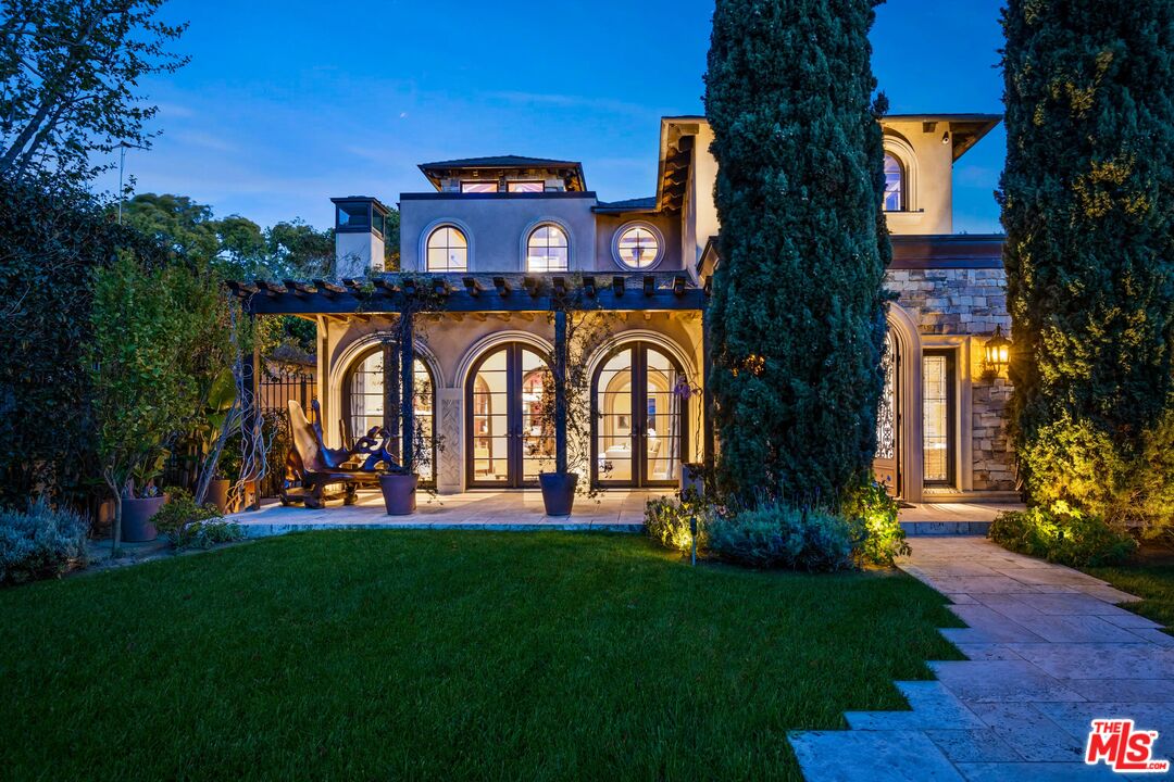 506 Palisades Ave